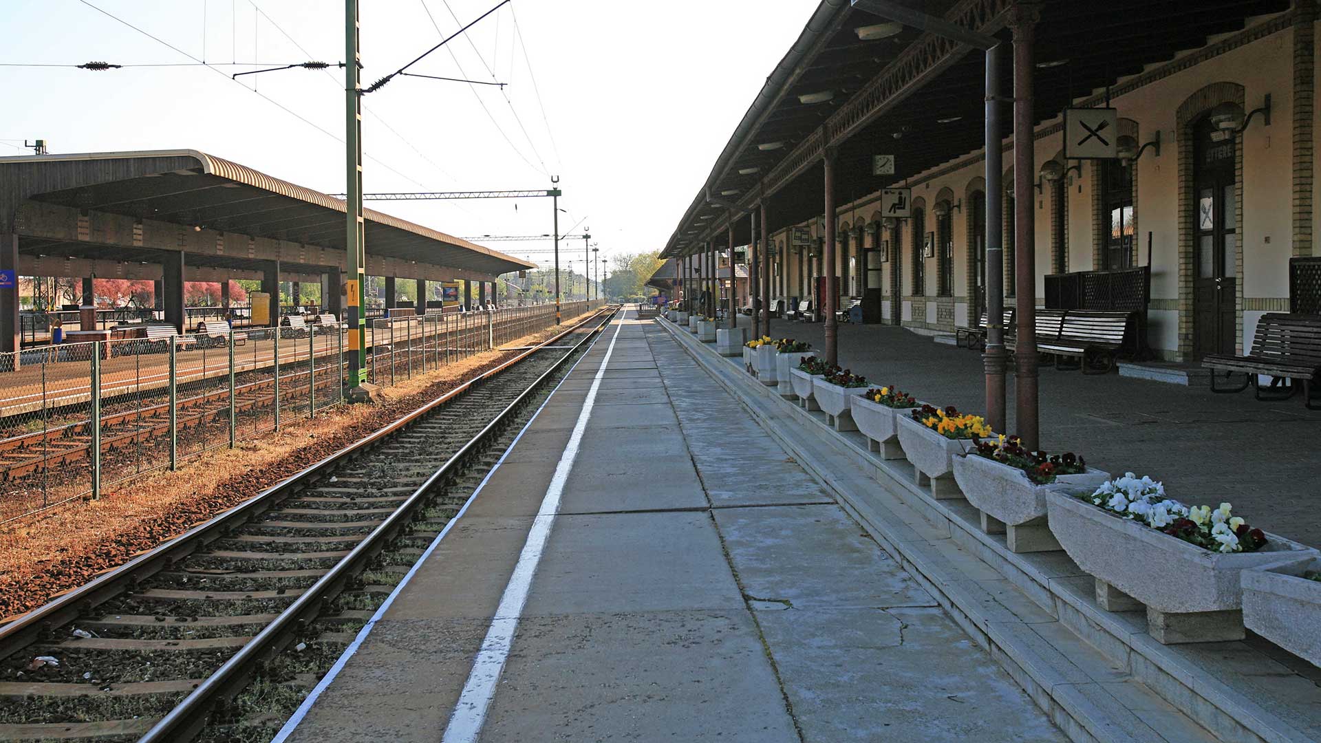 Siófok, vasútállomás a peronokkal